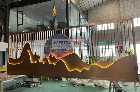 金屬山水屏風(fēng)隔斷：新中式古典風(fēng)，精致優(yōu)雅，輕奢舒適