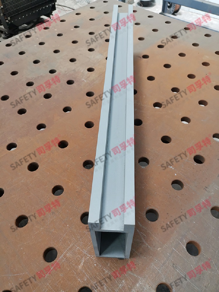 矩形凹頭系列精致鋼型材在幕墻中的運(yùn)用-司孚特金屬(圖1) 2.jpg