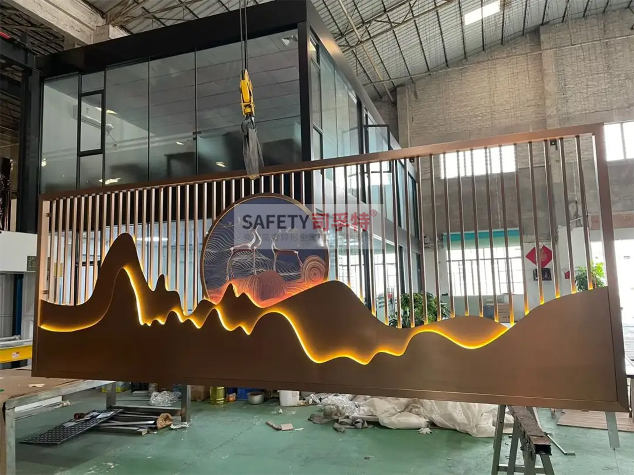 金屬山水屏風隔斷：新中式古典風，精致優(yōu)雅，輕奢舒適(圖1)