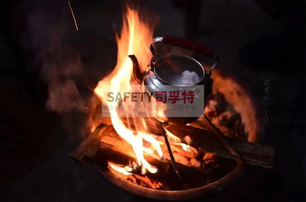 經(jīng)典永不過時(shí)，“圍爐煮茶”掀起新式社交風(fēng)「司孚特圍爐茶桌」(圖1)