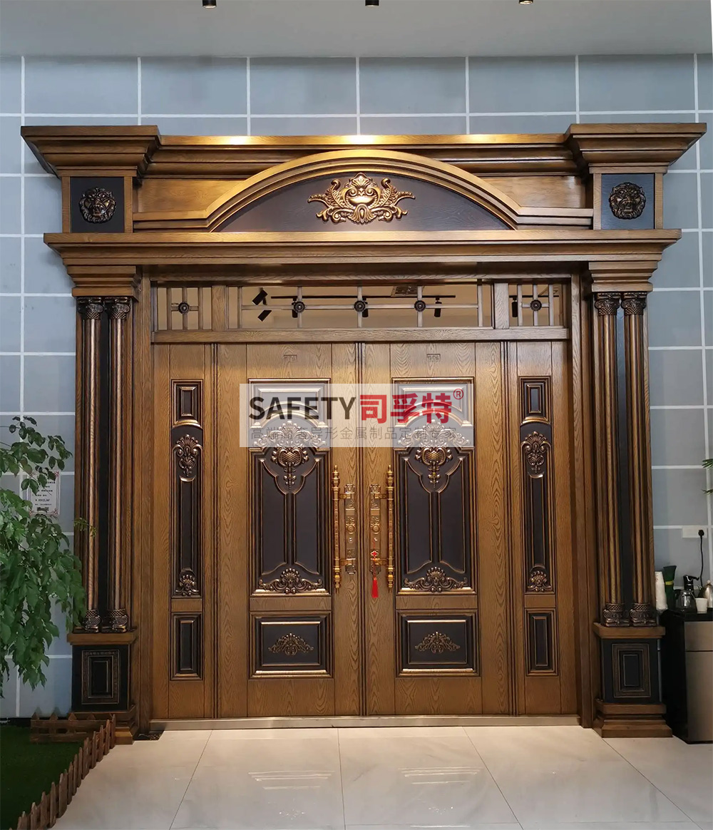 別墅大門用什么材質(zhì)好？[別墅銅門，鋁藝別墅大門](圖1)