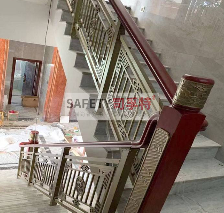 銅藝樓梯扶手：結(jié)構(gòu)獨(dú)特，造型優(yōu)美，堅(jiān)固耐用[司孚特銅藝護(hù)欄，銅樓梯扶手](圖4)