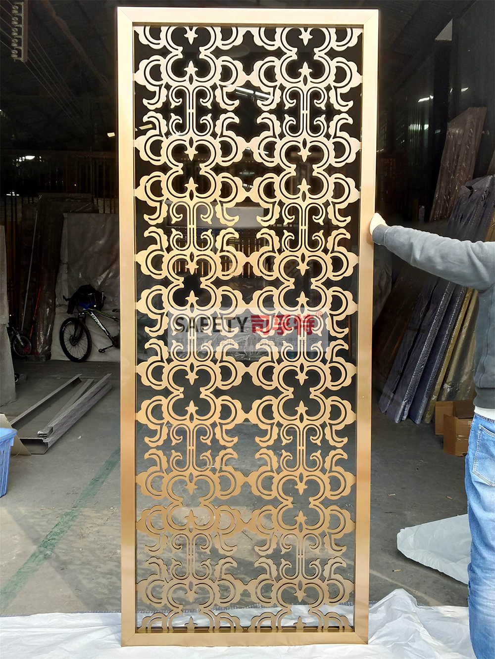 不銹鋼屏風(fēng)隔斷有哪些特點(diǎn)[司孚特金屬屏風(fēng)，不銹鋼屏風(fēng)](圖2)