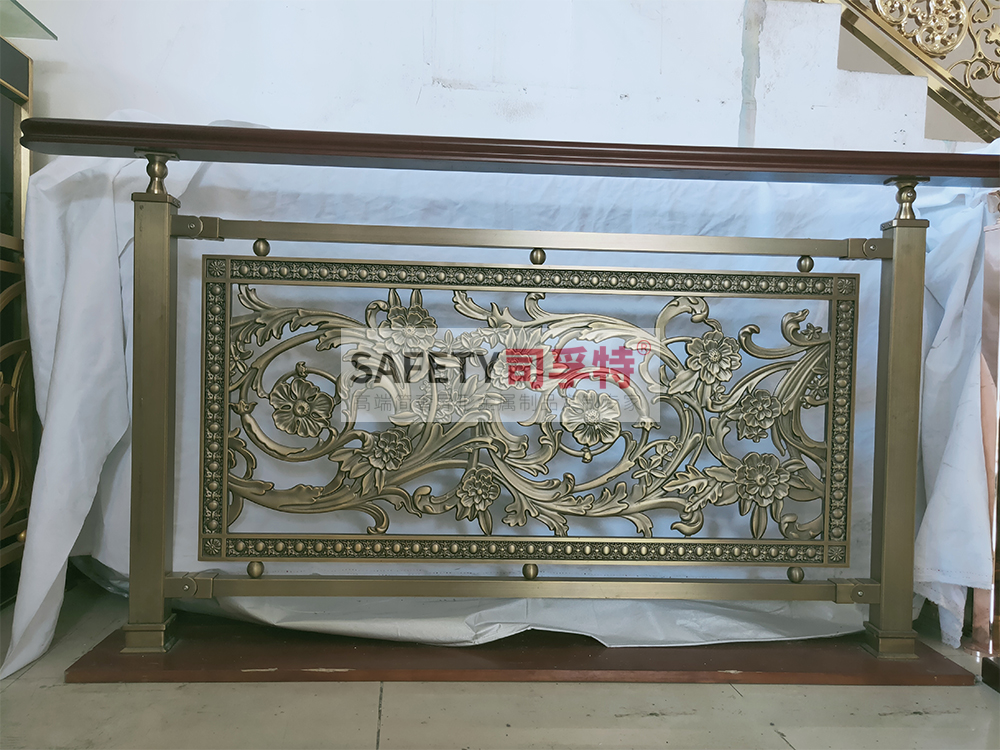 鋁藝鏤空雕花樓梯扶手：造型多樣，工藝成熟，彰顯高端品味(圖4)